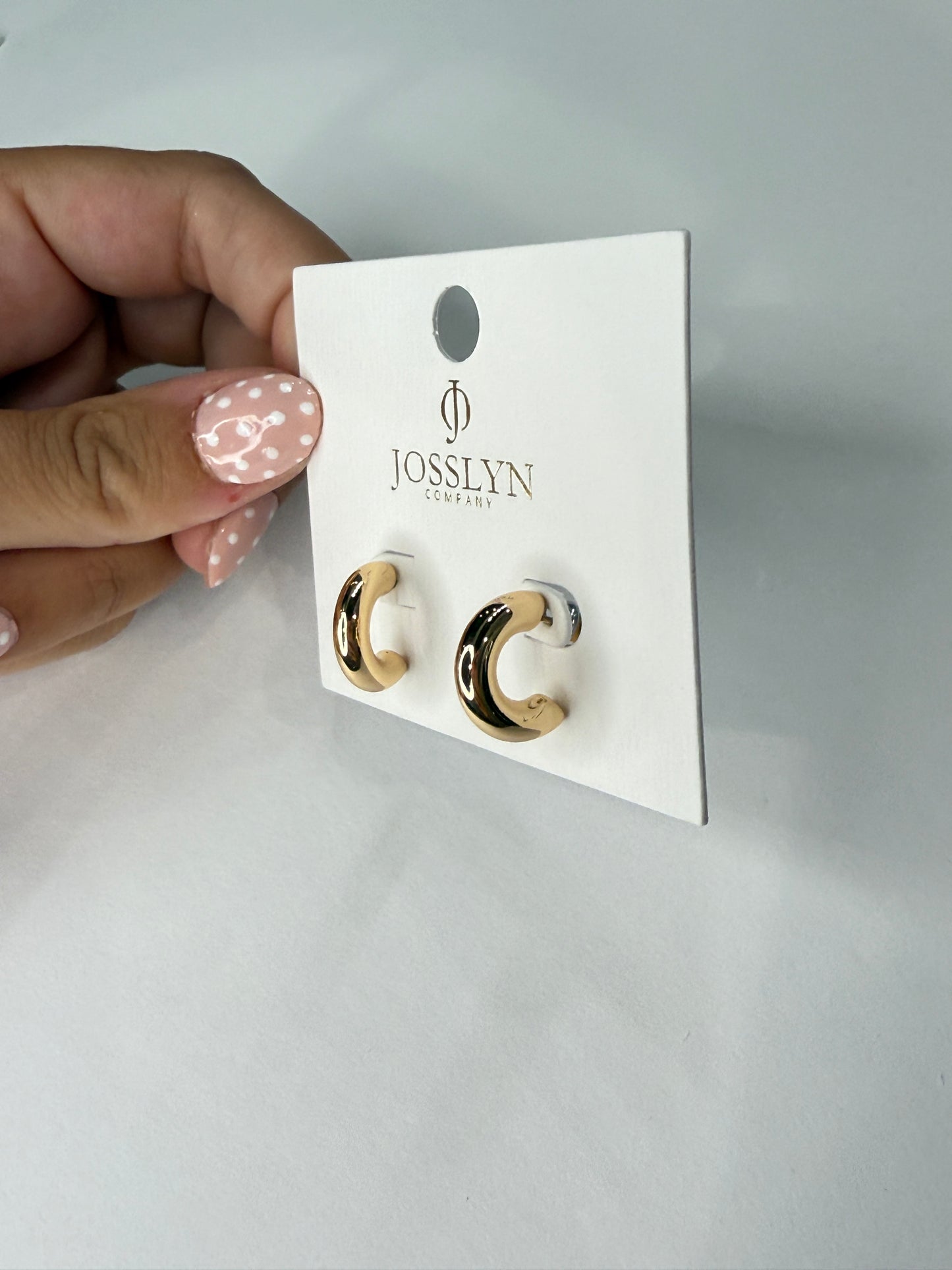 Basic Gold Hoop Earring