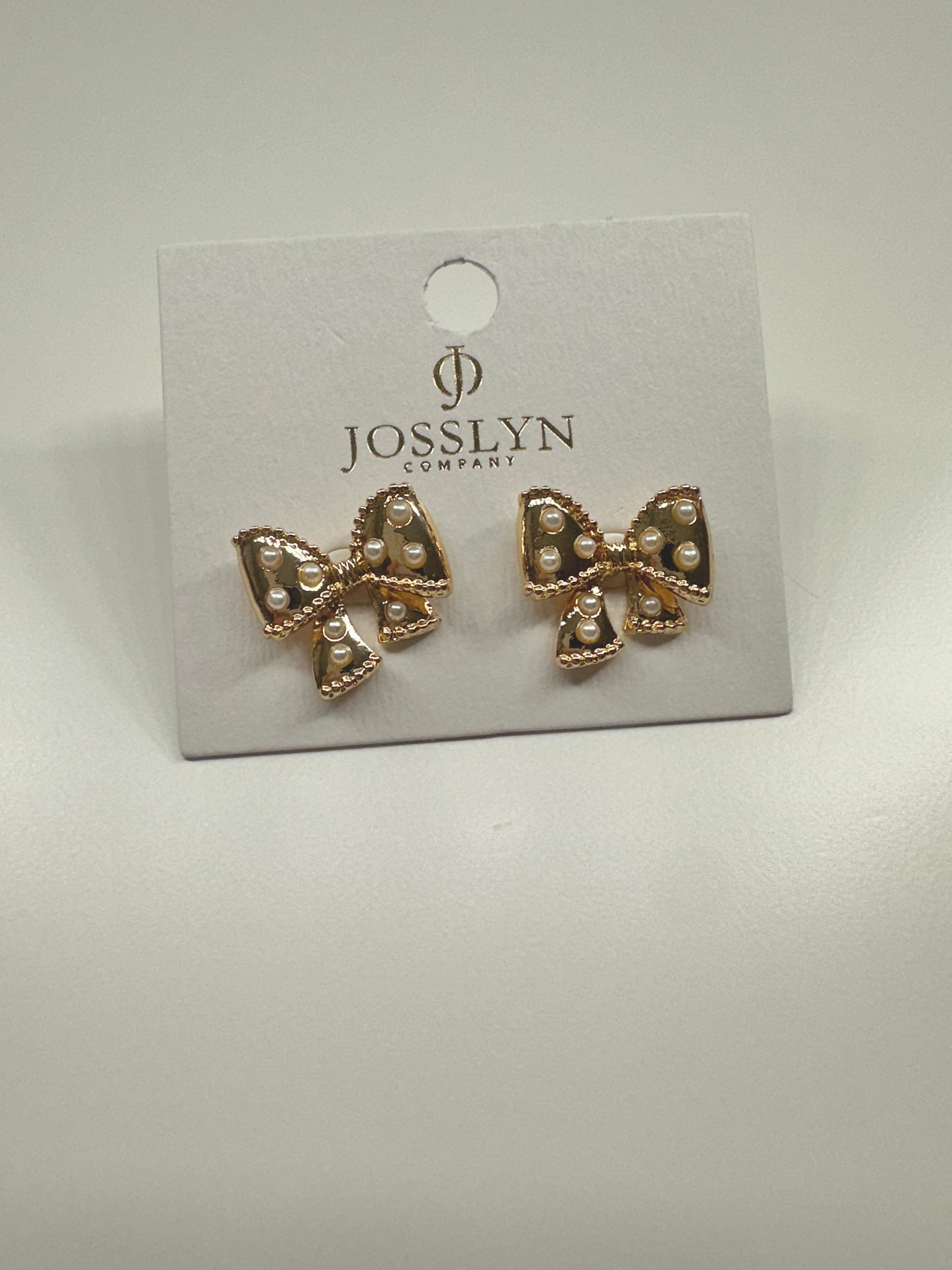 Bow Pearl Stud Earrings