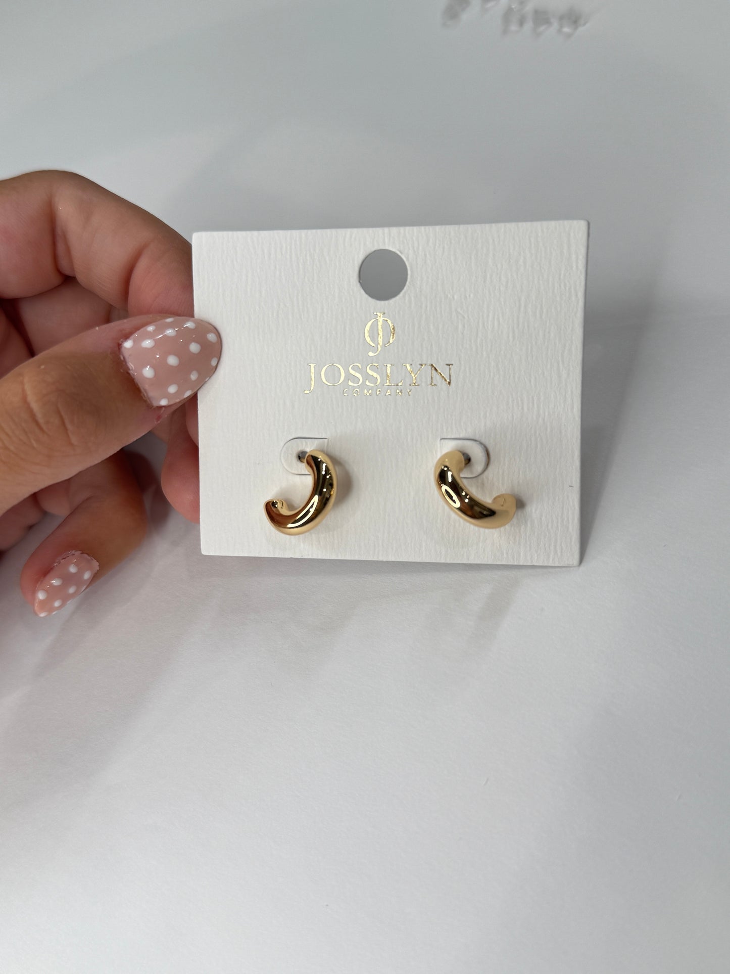 Basic Gold Hoop Earring
